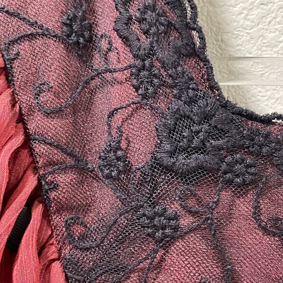 NEW, AMERICAN GLAMOUR Babydoll Short Sleeve Lace Trim Flowy Blouse, Burgundy - M - Picture 9 of 12